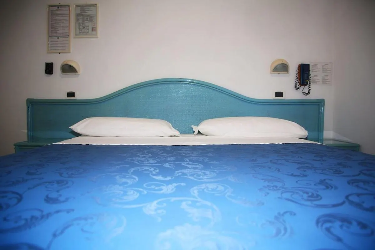 Hotel Mauri Marebello 3*,
